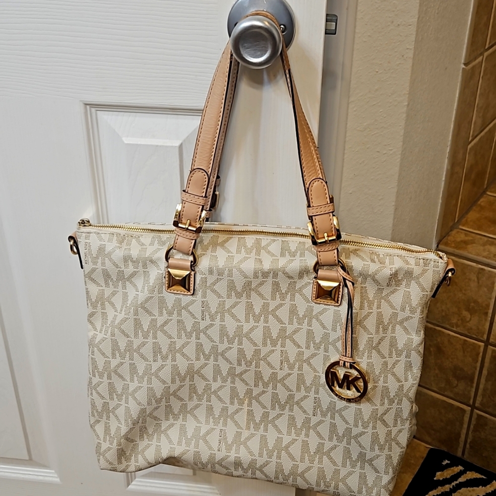 Michael Kors Tote